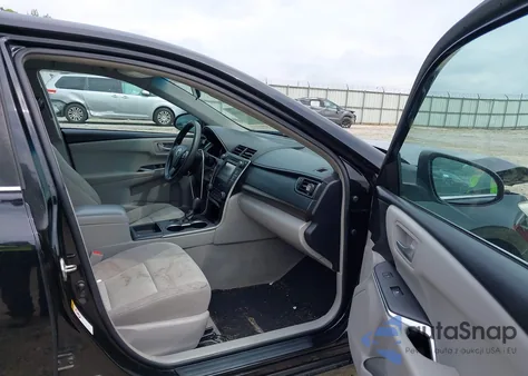 2016 Toyota Camry Le z USA, uszkodzony, nr VIN 4T4BF1FK3GR582685